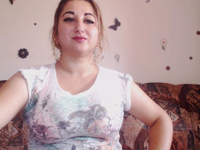 Live sex webcam photo for KinkyMyax #267075779