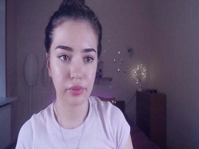 Live sex webcam photo for JessieBree #267106088