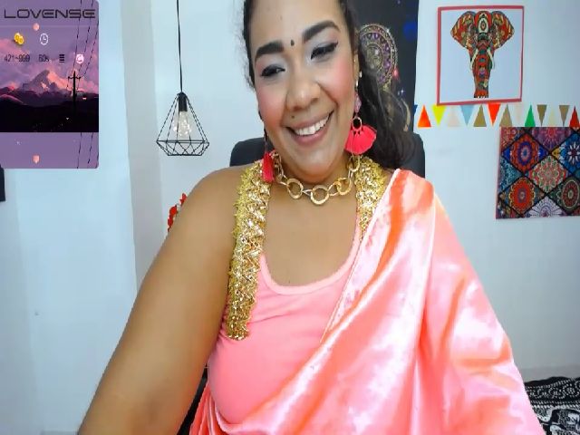 Live sex webcam photo for IndianMama #267167614