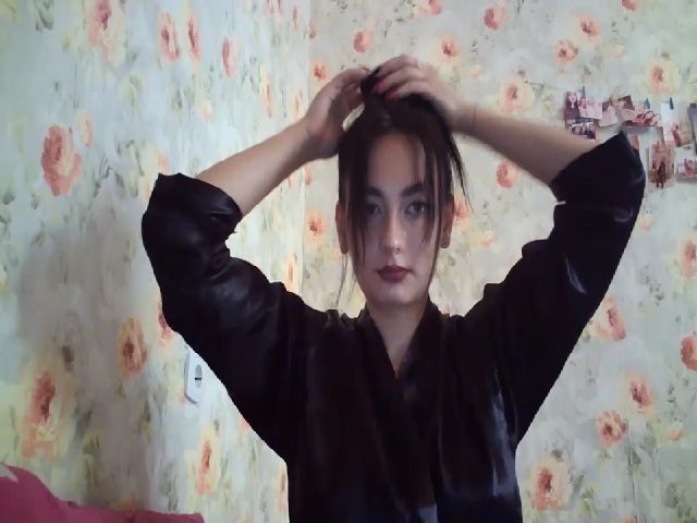 Live sex webcam photo for lolly_hollyy #267096219