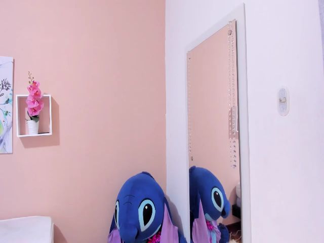 Live sex webcam photo for ZOE_CAT #267137013