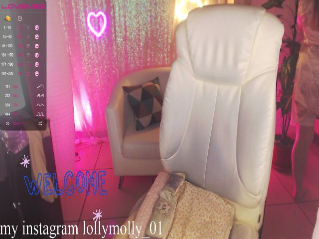 Live sex webcam photo for MollyLoo #267150983