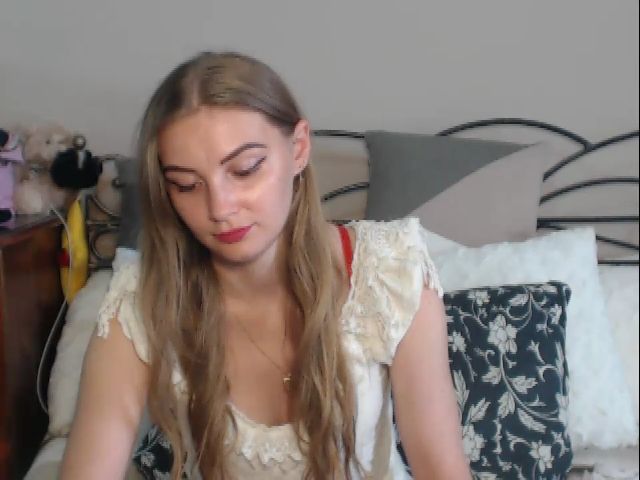 Live sex webcam photo for LarissaSexy25 #267143104
