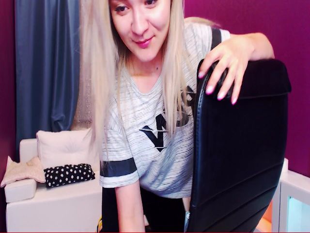 Live sex webcam photo for Kara_Smith #267295578