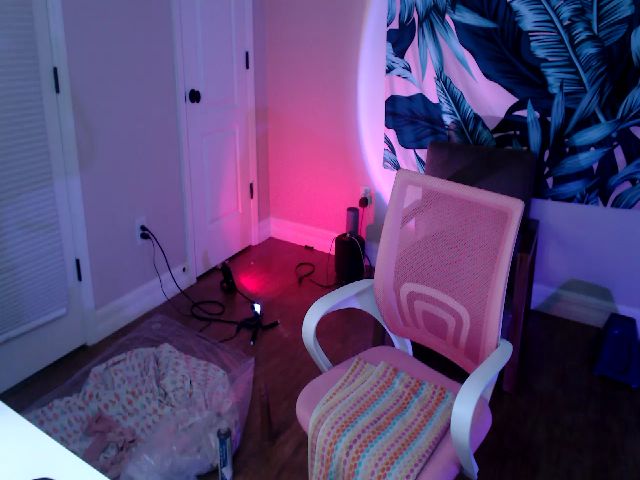 Live sex webcam photo for AtomicMilf #267203654
