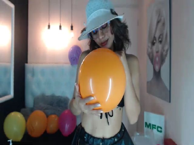 Live sex webcam photo for Sara__Ruiz #267236774