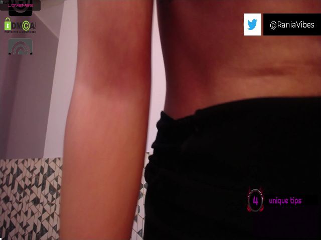 Live sex webcam photo for RaniaVibes #267257486