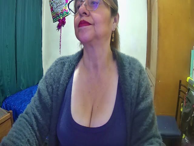 Live sex webcam photo for Tatixxx_ #267339712