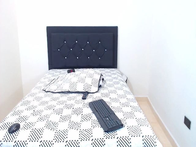 Live sex webcam photo for SharaEbony1 #267169662