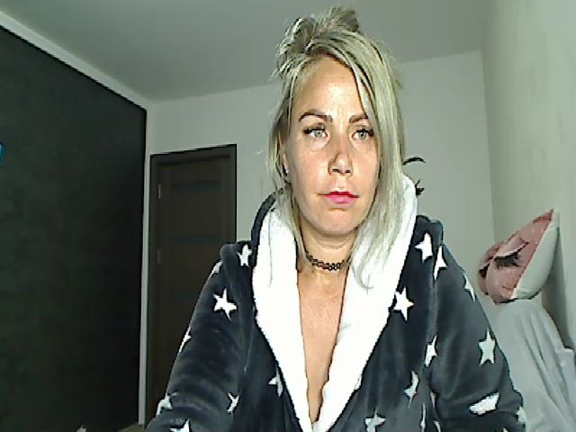 Live sex webcam photo for Yourmilf24 #267057130