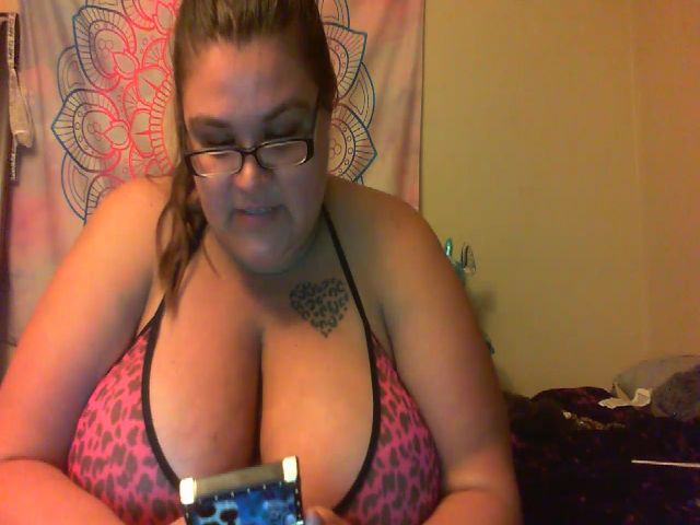 Live sex webcam photo for Kurvybbw4 #266988317