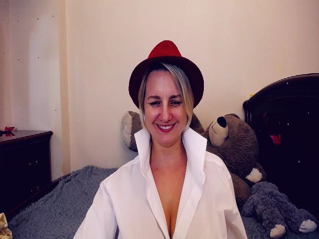 Live sex webcam photo for Margo_curvy #267212867