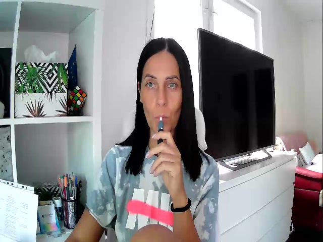 Live sex webcam photo for Beatrice_18 #267169265