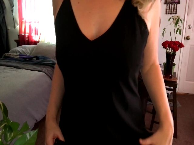 Live sex webcam photo for RadRosie #267343448