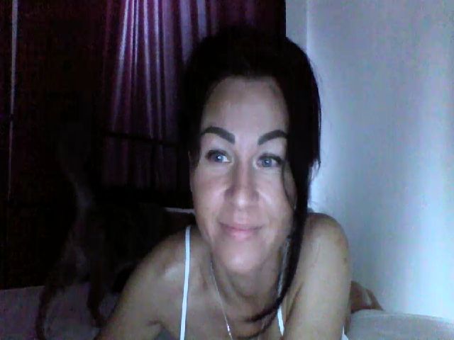 Live sex webcam photo for AngelaWayse #267047151