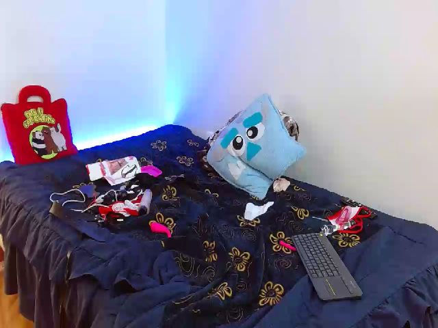 Live sex webcam photo for LeilaEvanns #267249083