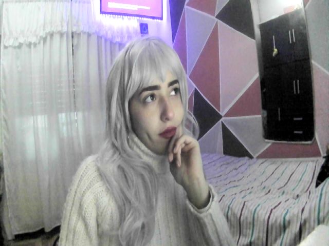 Live sex webcam photo for PeytonRiley #267212574