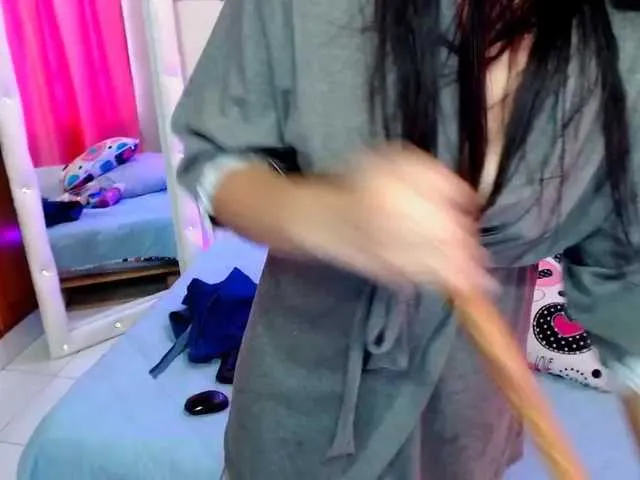 Live sex webcam photo for SARAHBELLEM-1 #267122400