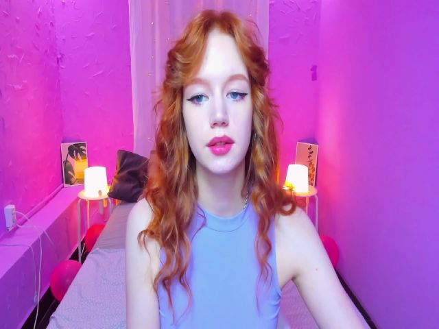 Live sex webcam photo for CarolineArt #267200199
