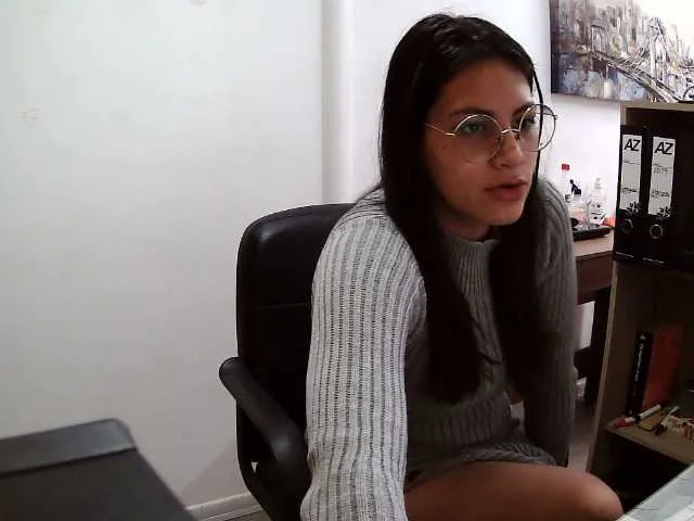 Live sex webcam photo for isabellalatin #267244375