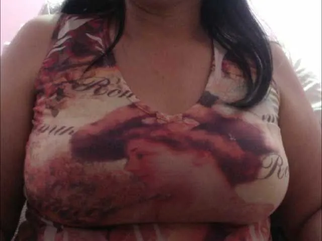 Live sex webcam photo for luzzyhot #267683269