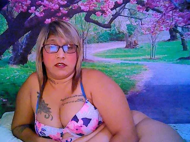 Live sex webcam photo for indianroxy #287933247