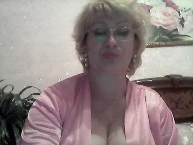 Live sex webcam photo for Ur-Mami #267682377