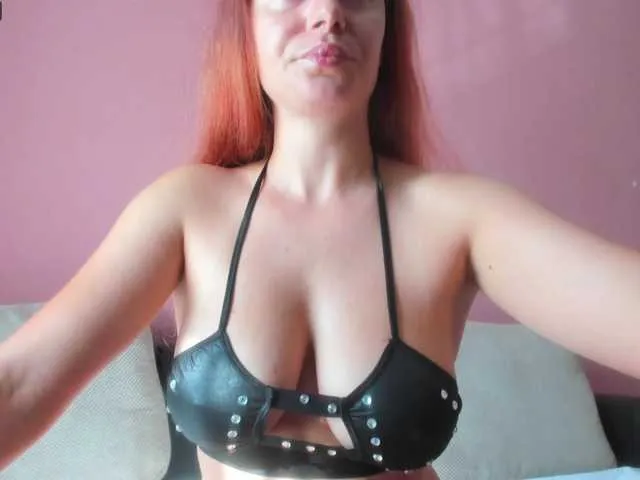 Live sex webcam photo for DiamondKay #287973896