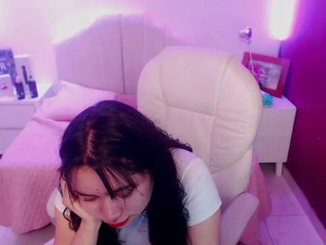 Live sex webcam photo for scarlet-gold #267471373