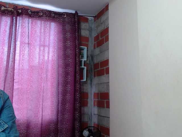 Live sex webcam photo for leyla-alexa1 #267681747