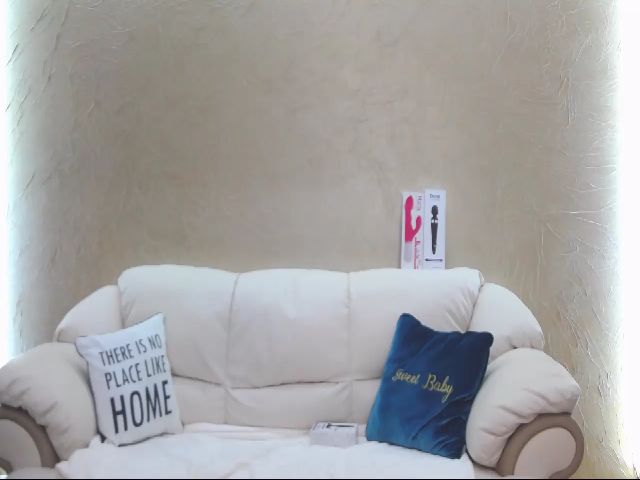 Live sex webcam photo for JulieDalton #267529545