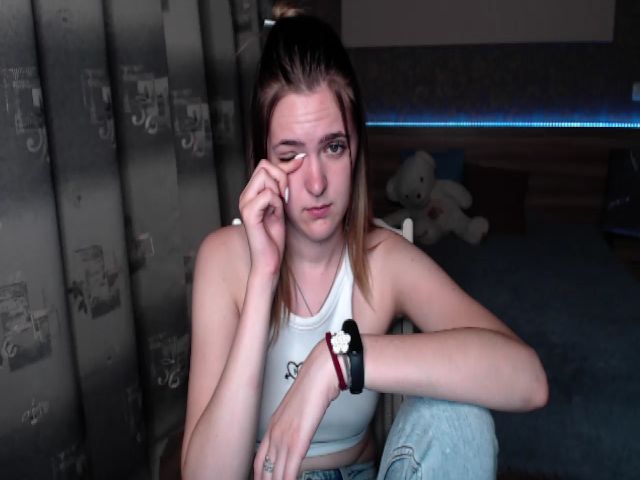 Live sex webcam photo for Ella_Hudson #267371077