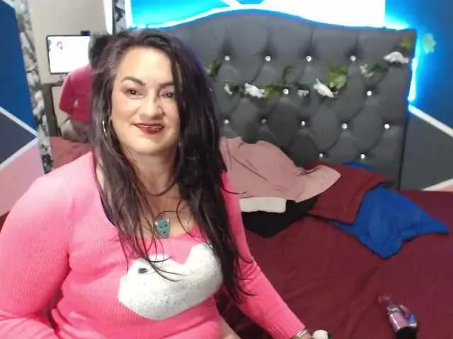 Live sex webcam photo for SaraCraft75 #267683373