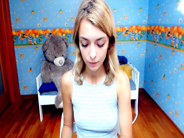 Live sex webcam photo for ELLIEFLOYD #267594537