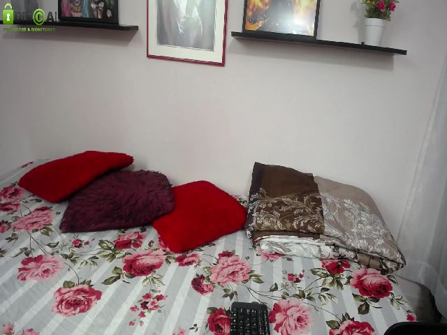 Live sex webcam photo for Bluefire_28 #267736721