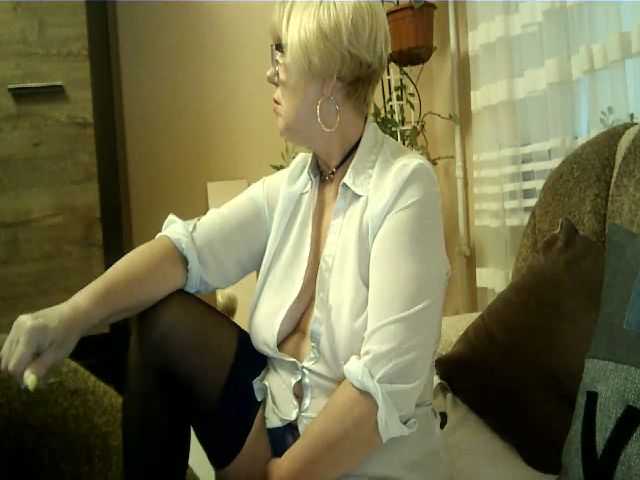 Live sex webcam photo for Mature_Margoo #267656692