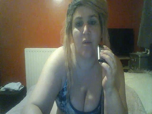 Live sex webcam photo for YUMMYMUMMY39 #267725963