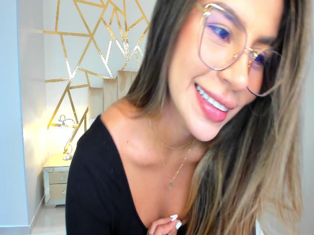Live sex webcam photo for Candy_teen_ #267603576
