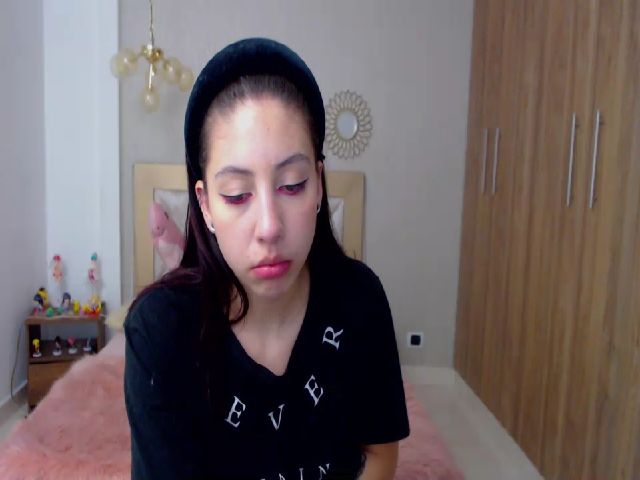 Live sex webcam photo for Emily_evans18 #267792282