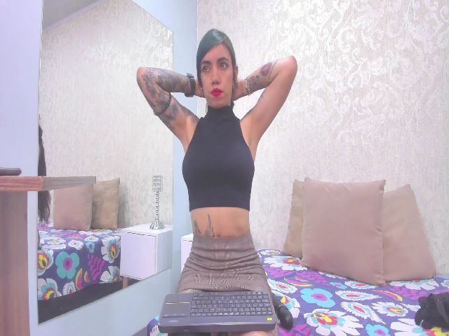 Live sex webcam photo for VioletaRoux #267439429