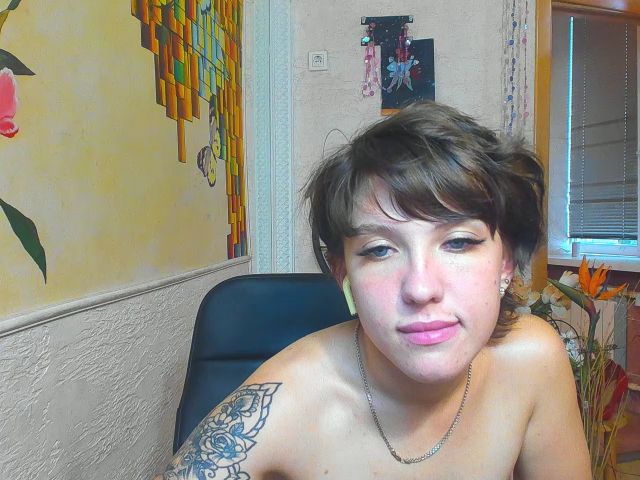 Live sex webcam photo for Reginasmilee #267521250