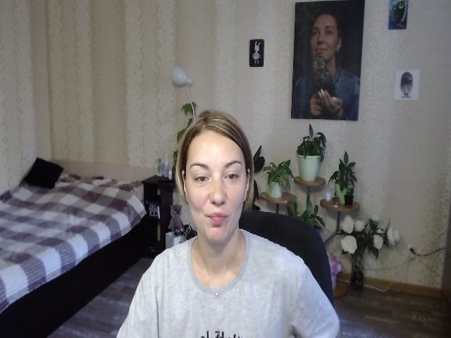 Live sex webcam photo for Emi_lywild #267414812