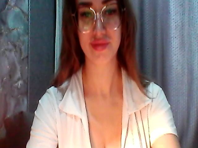 Live sex webcam photo for EmiliyaFoxy #267564674