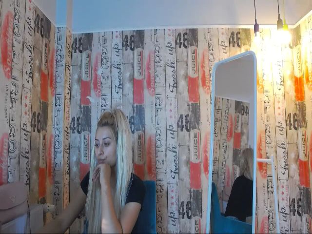 Live sex webcam photo for RubbyKalifha #267478997