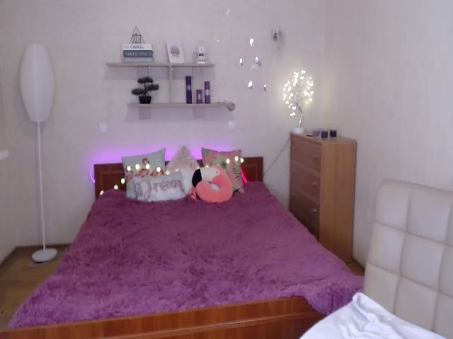 Live sex webcam photo for JessieBree #267536377