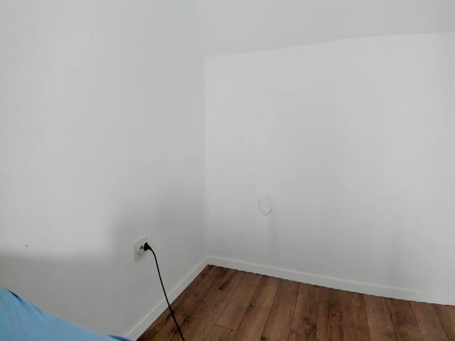 Live sex webcam photo for Jullyenn3 #267621580