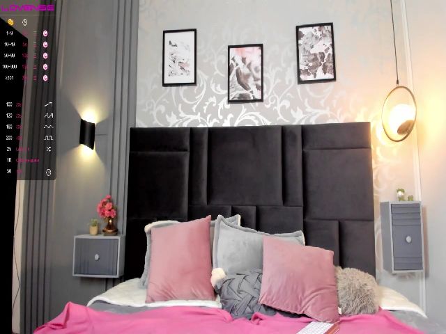 Live sex webcam photo for MarieBass #267678152