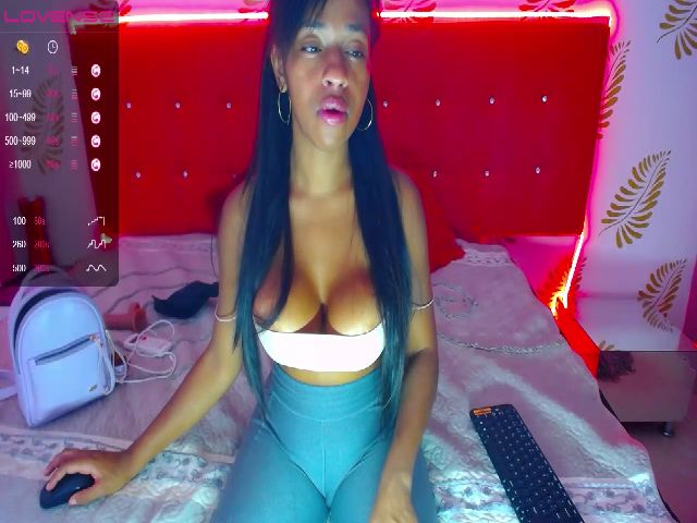Live sex webcam photo for JadaFire1 #267641439