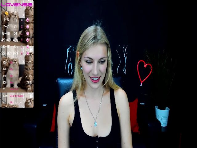 Live sex webcam photo for LiliManchest #267631950