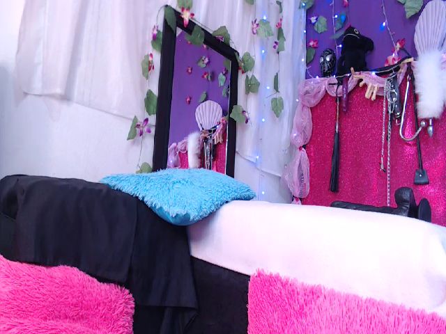 Live sex webcam photo for Hitomihard #267643831